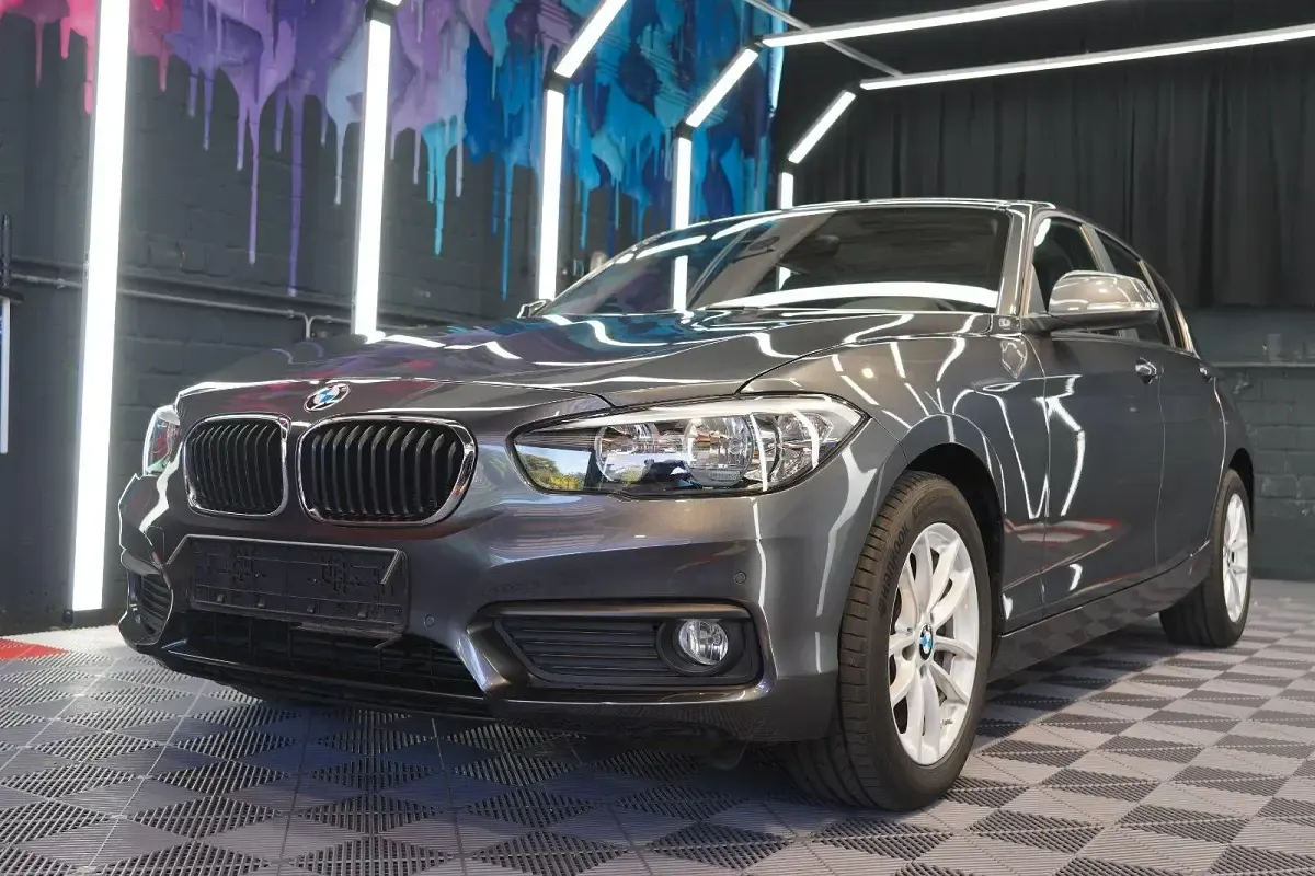 Gebraucht BMW 118 Advantage 136 PS (100 kW) 2015 Grau Kleinwagen
