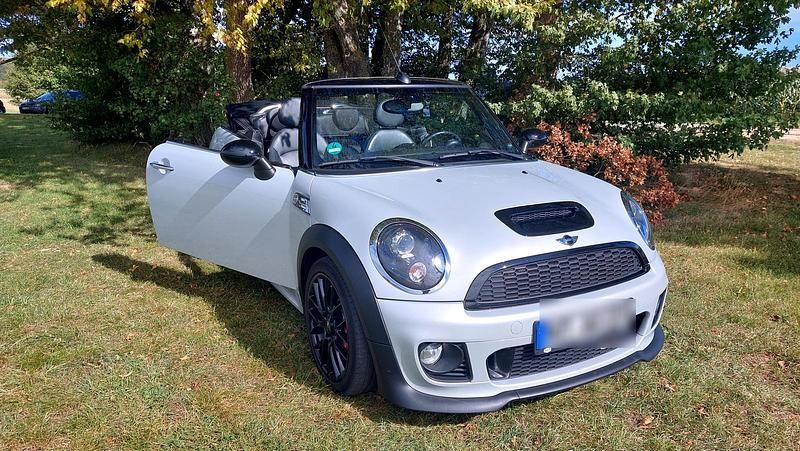 Weiß Gebraucht 2012 Mini Cooper Cabriolet Cabrio | 15.900 € - Bild 1/4