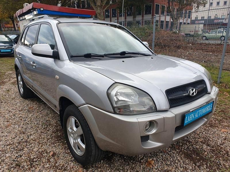 Silber Gebraucht 2005 Hyundai Tucson GLS SUV | 3.999 € (Fairer Preis) - Bild 1/4