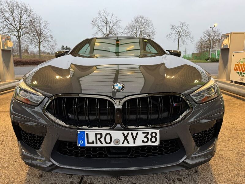 Grau Gebraucht 2020 BMW M8 Performance Coupé | 103.000 € - Bild 1/4