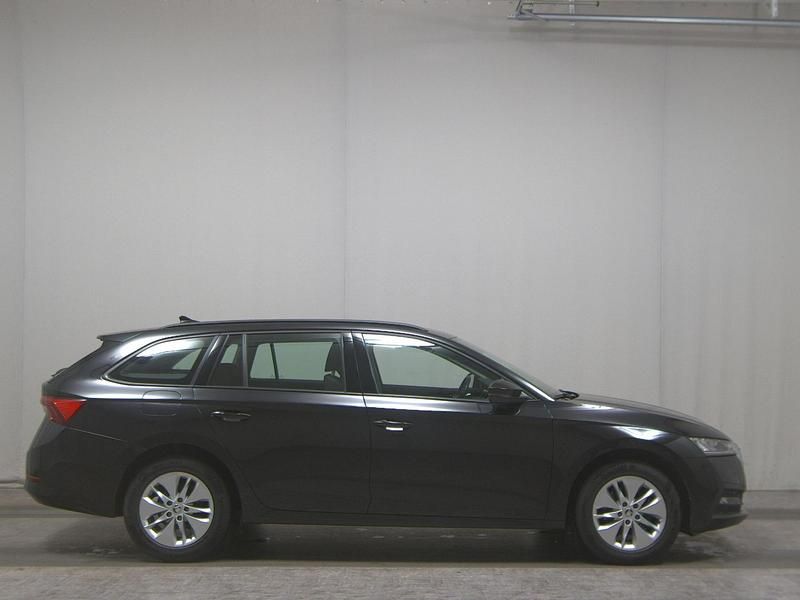 Gebraucht Skoda Octavia Ambition 116 PS (85 kW) 2022 Schwarz Kombi