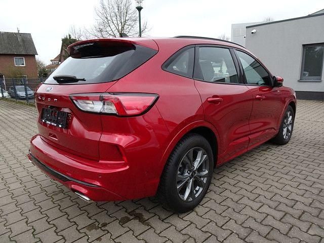 Gebraucht Ford Kuga ST-Line 120 PS (88 kW) 2024 Rot SUV