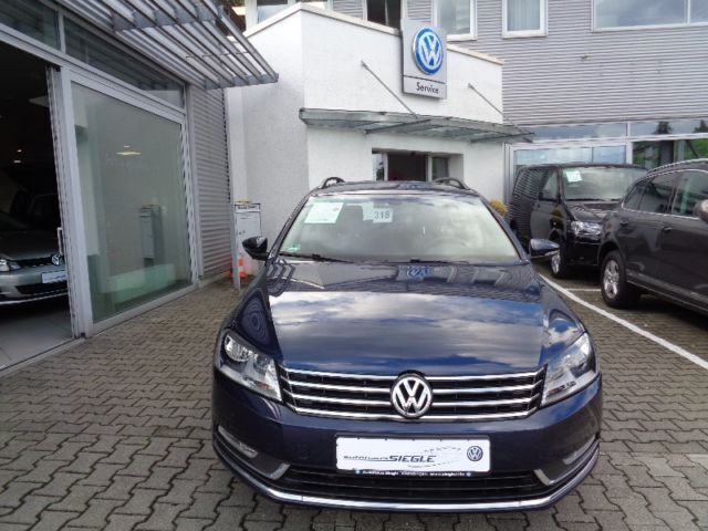 Gebraucht VW Passat Comfortline 140 PS (102 kW) 2014 Blau metallic Kombi