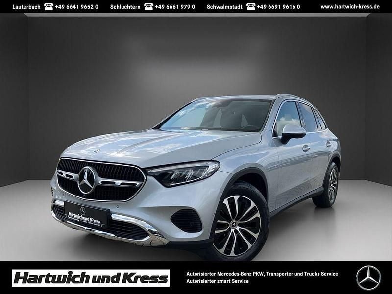 Hightechsilber Gebraucht 2024 Mercedes GLC200 Avantgarde SUV | 51.690 € (Guter Preis) - Bild 1/4