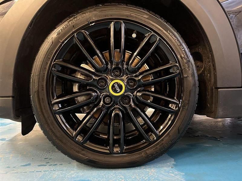 Gebraucht Mini Cooper SE Resolute Edition 135 kW (184 PS) 2022 Schwarz Kleinwagen