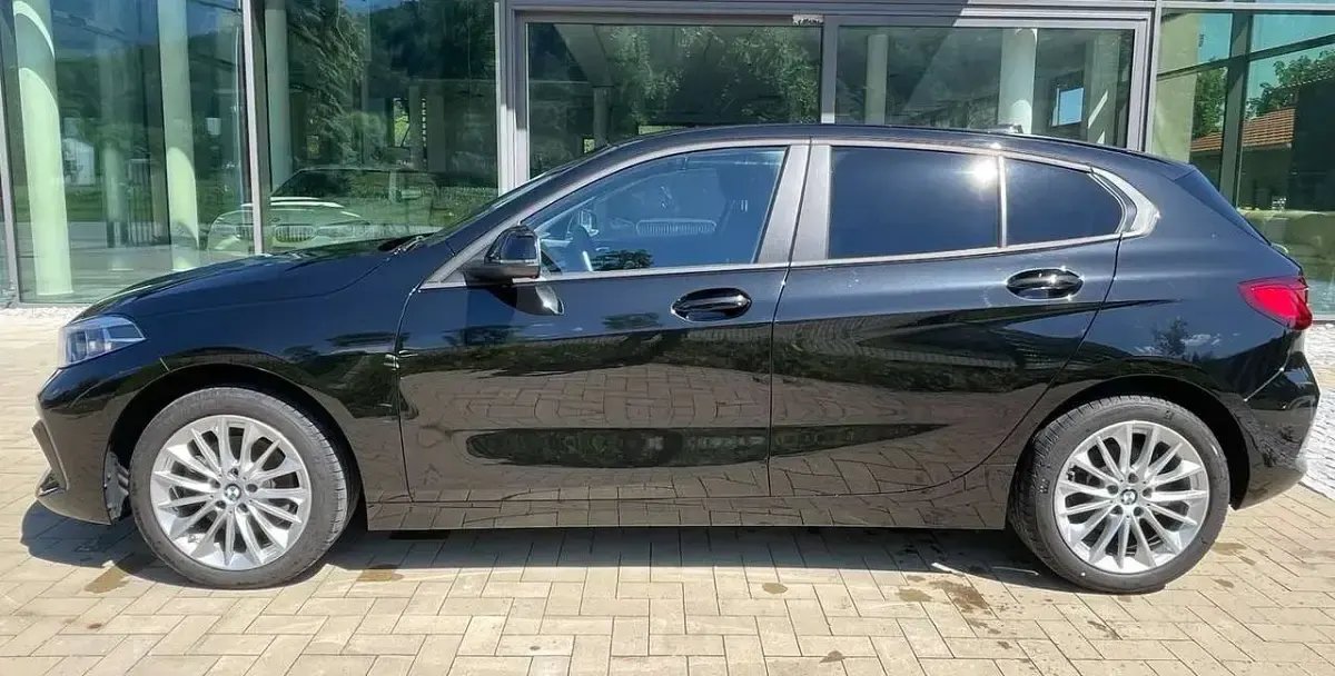 Gebraucht BMW 116 Advantage 116 PS (85 kW) 2022 Black sapphire metallic Kleinwagen