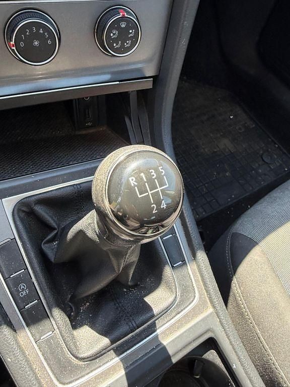 Second-hand VW Golf VII Trendline 105 CP (77 kW) 2013 Alb Break