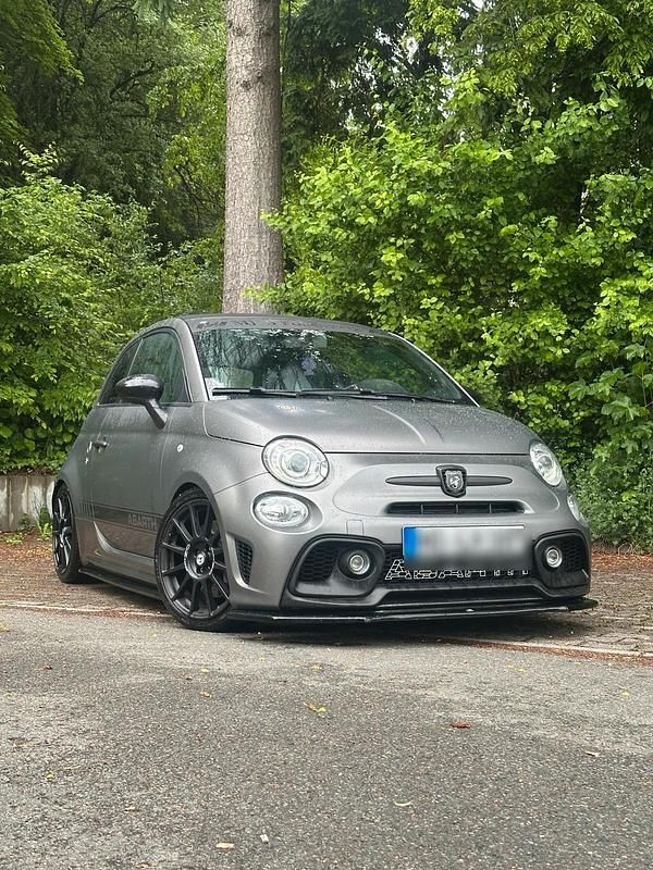 Grau Gebraucht 2020 Abarth 595C Esseesse Cabrio | 19.500 € (Fairer Preis) - Bild 1/4