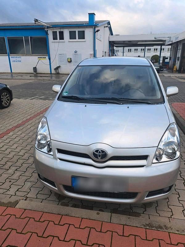 Grau Gebraucht 2008 Toyota Corolla Verso Van / Kleinbus | 2.200 € (Guter Preis) - Bild 1/4