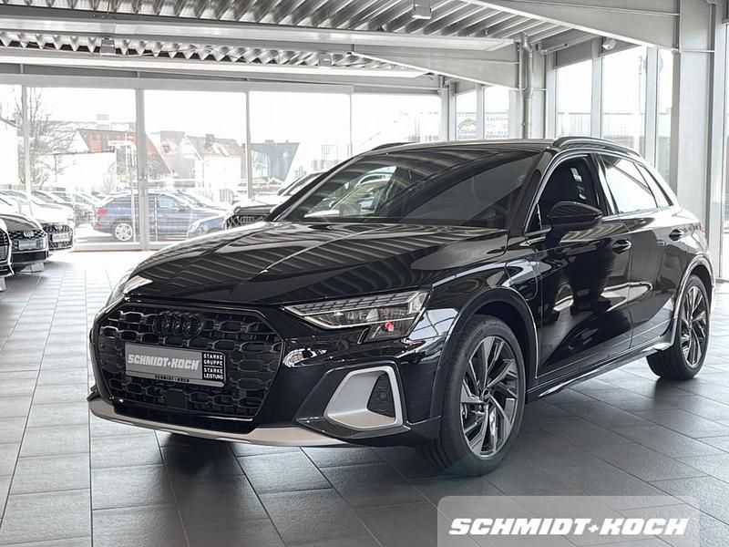 Mythosschwarz (schwarz) Gebraucht 2026 Audi A3 e-tron Comfort Kleinwagen | 41.995 € - Bild 1/4