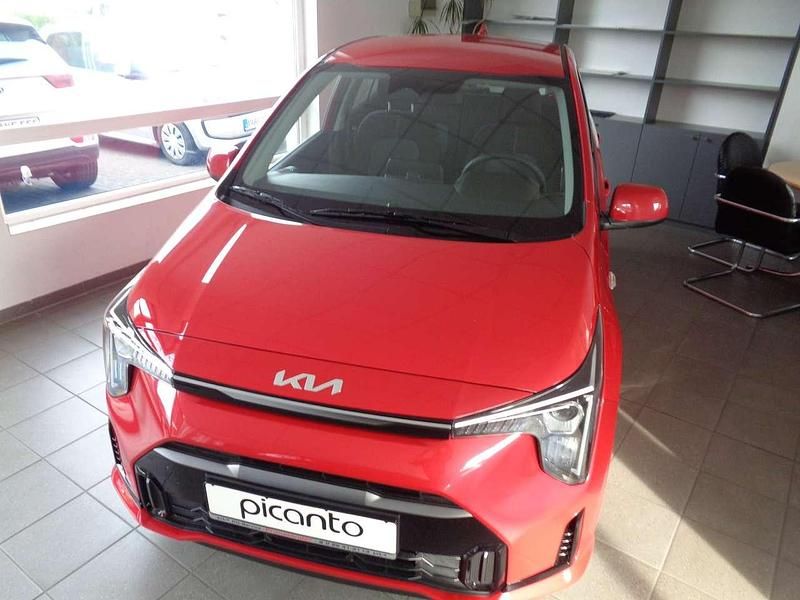 Signalrot Neu 2025 Kia Picanto Vision Kleinwagen | 18.900 € (Etwas zu teuer) - Bild 1/4