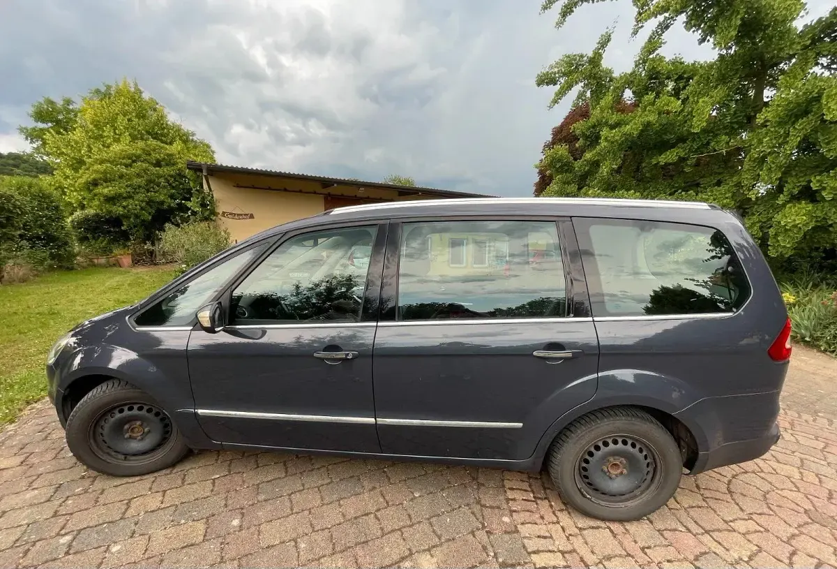 Usata Ford Galaxy Titanium 147 CV (108 kW) 2011 Blu Monovolume