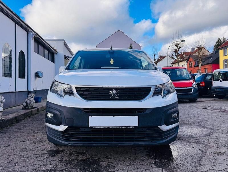 Gebraucht Peugeot Rifter Active 131 PS (96 kW) 2019 Weiß Van / Kleinbus