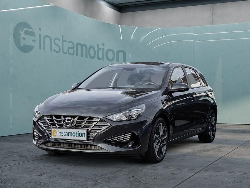 Grau Gebraucht 2023 Hyundai i30 Limousine | 17.949 € (Fairer Preis) - Bild 1/4