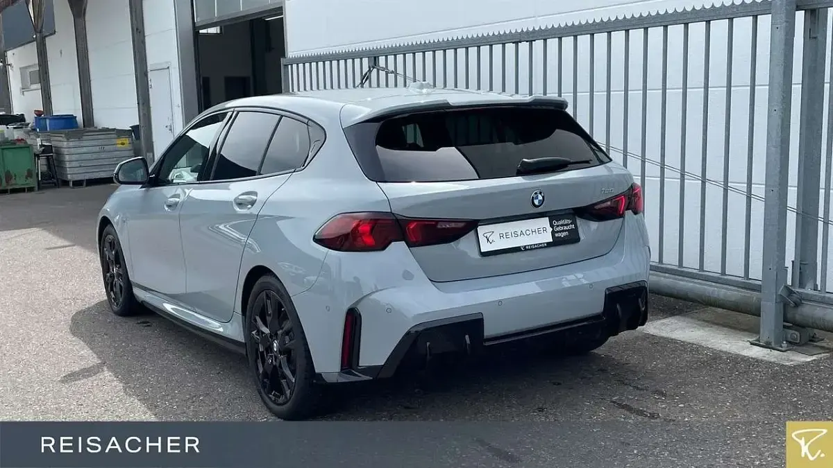 Gebraucht BMW 120 M Sport 170 PS (125 kW) 2025 Grau Kleinwagen