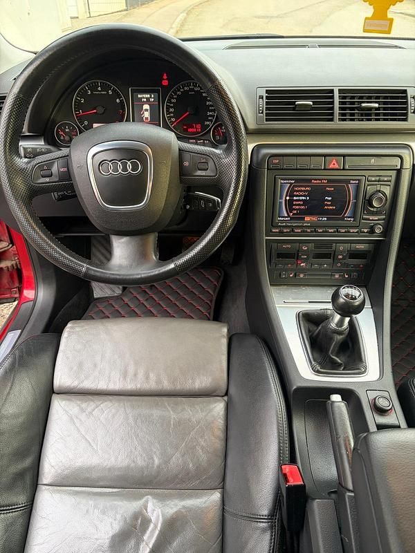 Gebraucht Audi S4 Sport 200 PS (147 kW) 2005 Rot Limousine