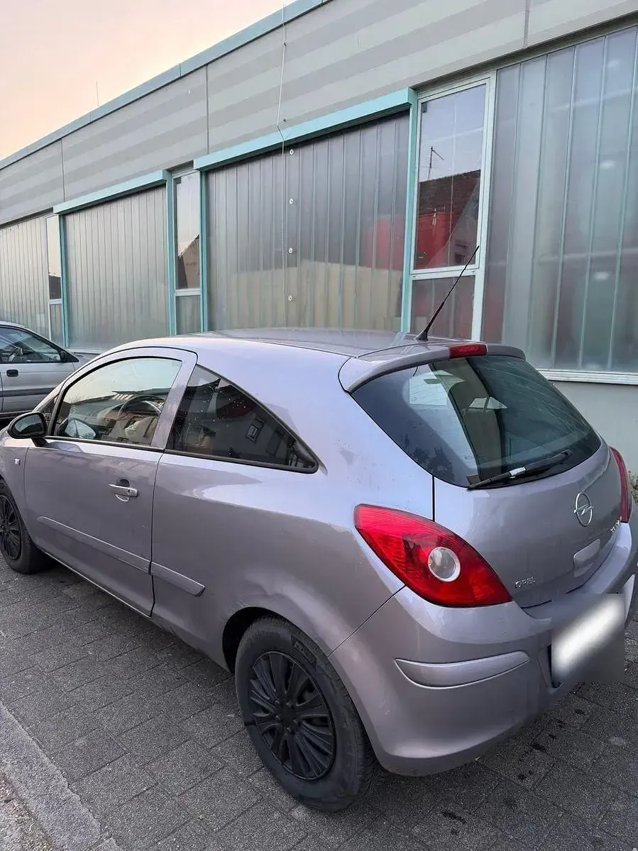 Gebraucht Opel Corsa 80 PS (58 kW) 2007 Silber Kleinwagen