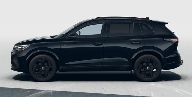 Neu VW Tiguan R-line 150 PS (110 kW) 2026 Negro noche SUV