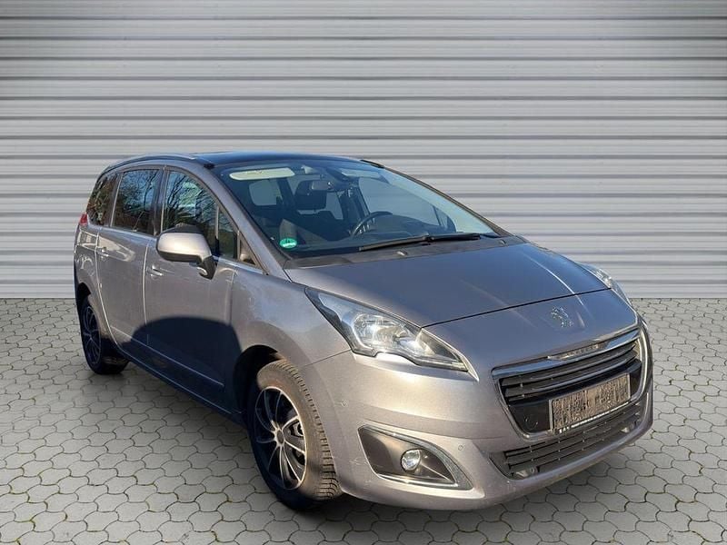 Gebraucht Peugeot 5008 Allure 150 PS (110 kW) 2016 Grau Van / Kleinbus