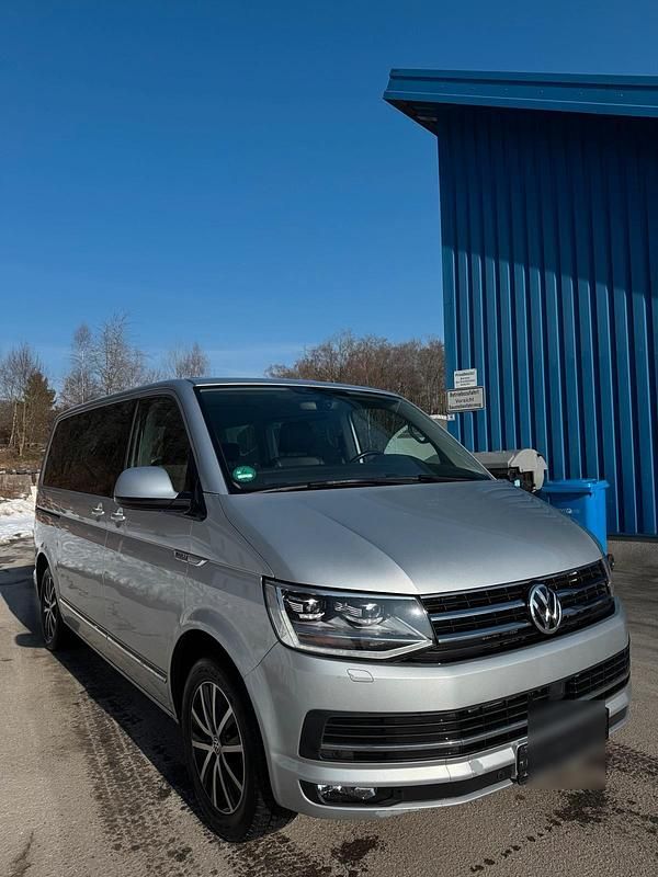 Silber Gebraucht 2017 VW Multivan Van | 22.900 € (Superpreis) - Bild 1/4