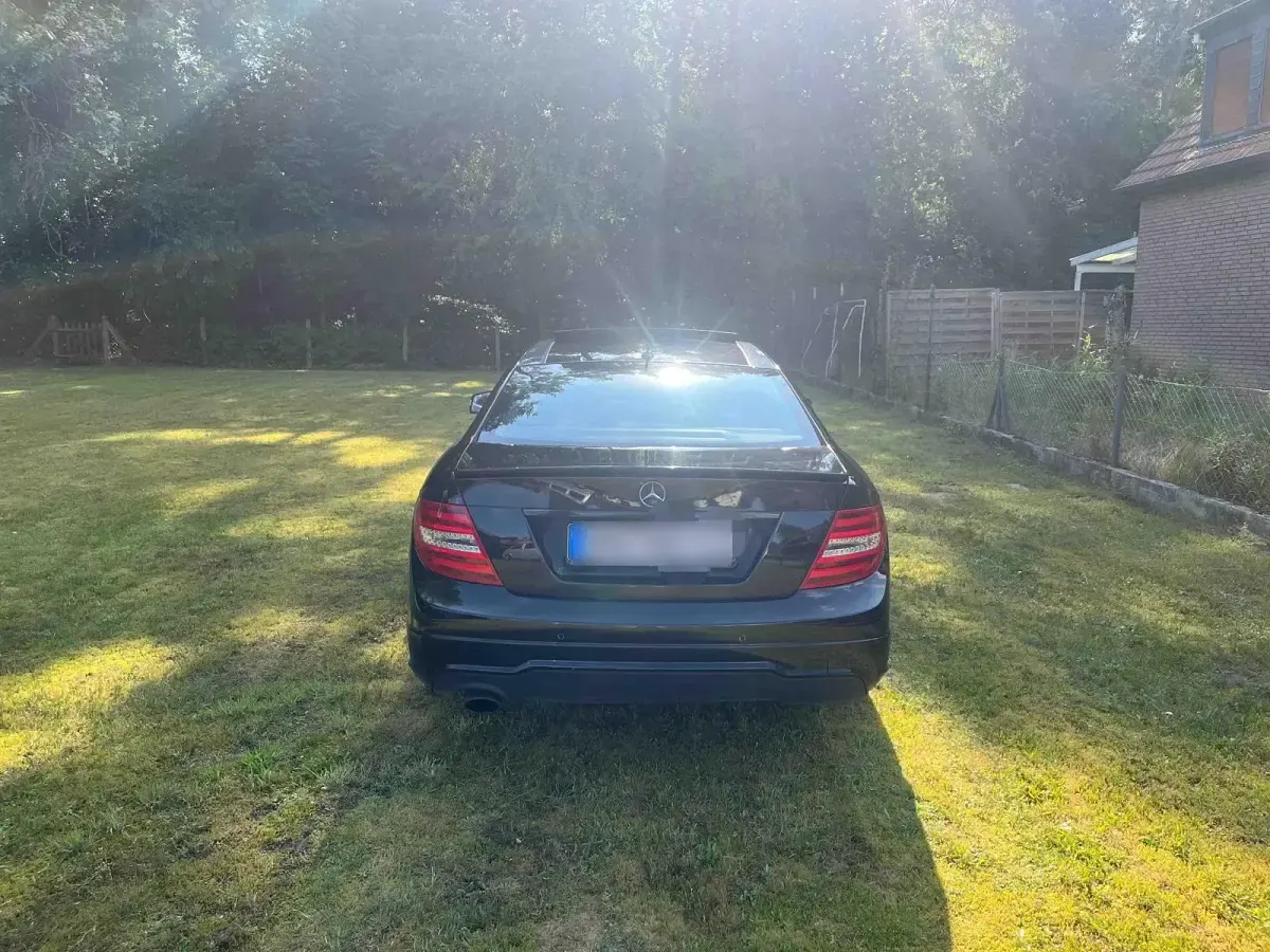 Gebraucht Mercedes C250 AMG 204 PS (150 kW) 2011 Schwarz Coupé