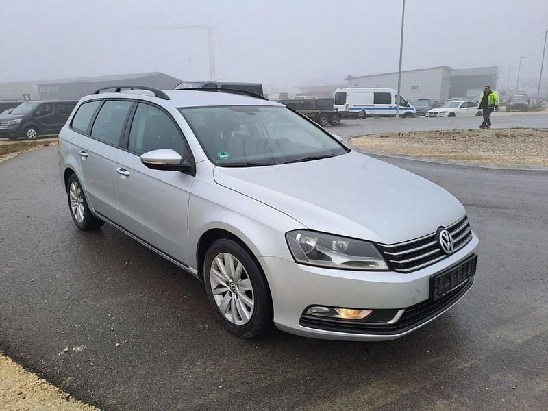 Gebraucht VW Passat 140 PS (102 kW) 2011 Silber Kombi
