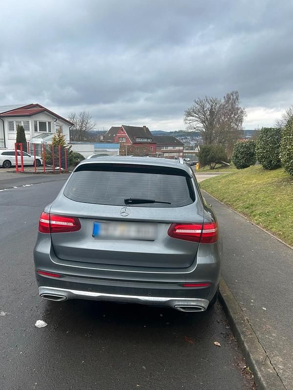 Gebraucht Mercedes GLC250 AMG 204 PS (150 kW) 2016 Grau SUV
