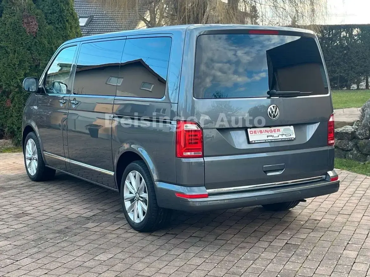 Gebraucht VW Multivan Highline 204 PS (150 kW) 2018 Indiumgrau Van / Kleinbus