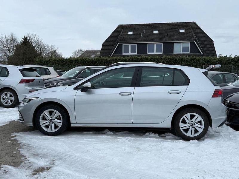 Gebraucht VW Golf VIII Life 116 PS (85 kW) 2023 Silber Limousine