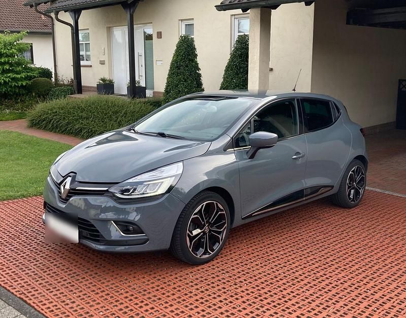 Gebraucht Renault Clio IV Intens 90 PS (66 kW) 2018 Grau Kleinwagen