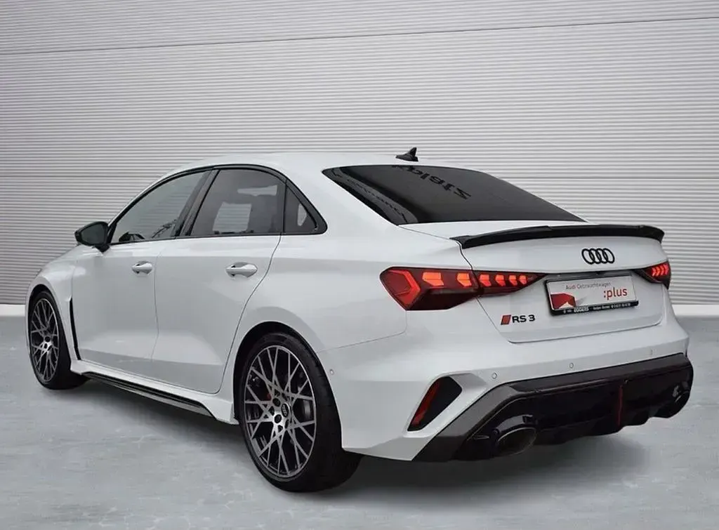 Gebraucht Audi RS3 Sport 400 PS (294 kW) 2025 Weiß Limousine