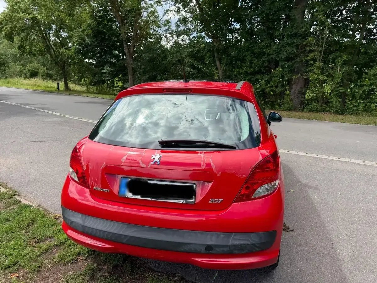 Gebraucht Peugeot 207 73 PS (53 kW) 2011 Rot Limousine