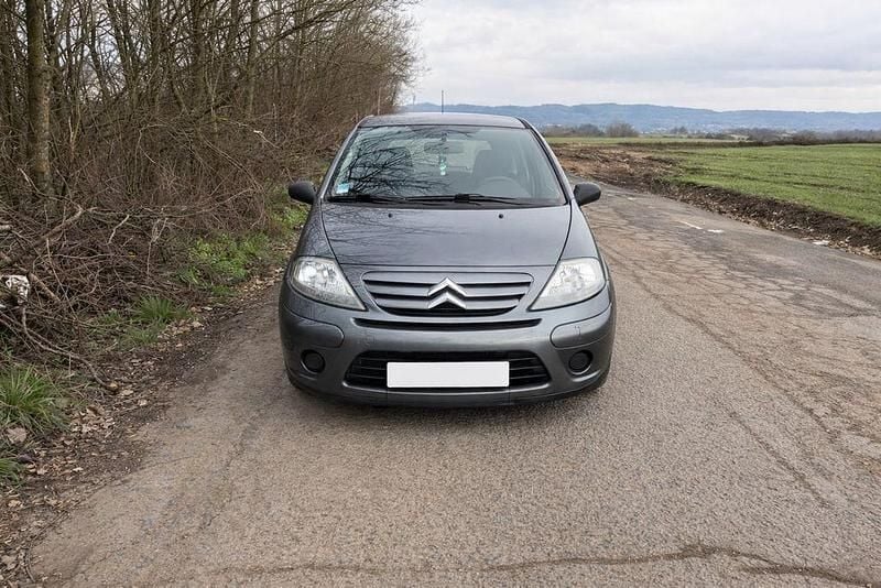 Grau Gebraucht 2008 Citroën C3 Comfort Limousine | 1.200 € (Guter Preis) - Bild 1/4