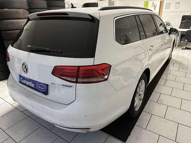 Gebraucht VW Passat Comfortline 150 PS (110 kW) 2016 Pure white Kombi