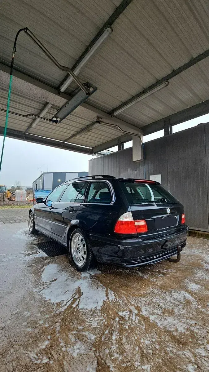 Gebraucht BMW 320 170 PS (125 kW) 2001 Schwarz Kombi