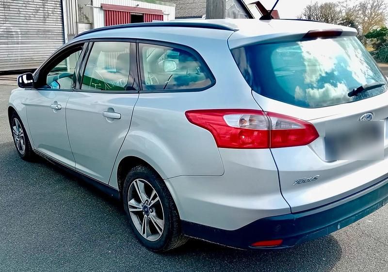 Gebraucht Ford Focus 116 PS (85 kW) 2013 Silber Kombi