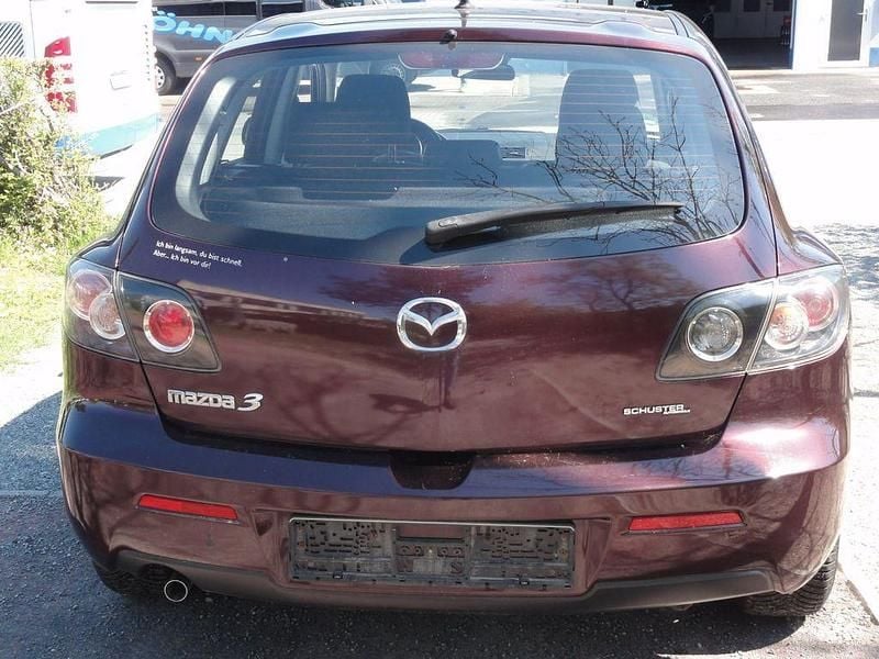 Usata Mazda 3 105 CV (77 kW) 2007 Viola Berlina