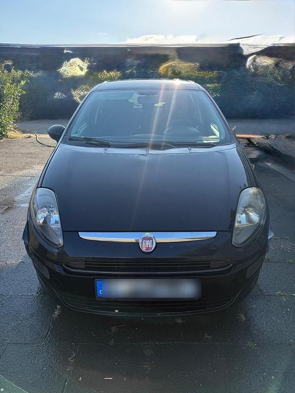 Schwarz Gebraucht 2011 Fiat Punto Evo Kleinwagen | 1.900 € (Fairer Preis) - Bild 1/4
