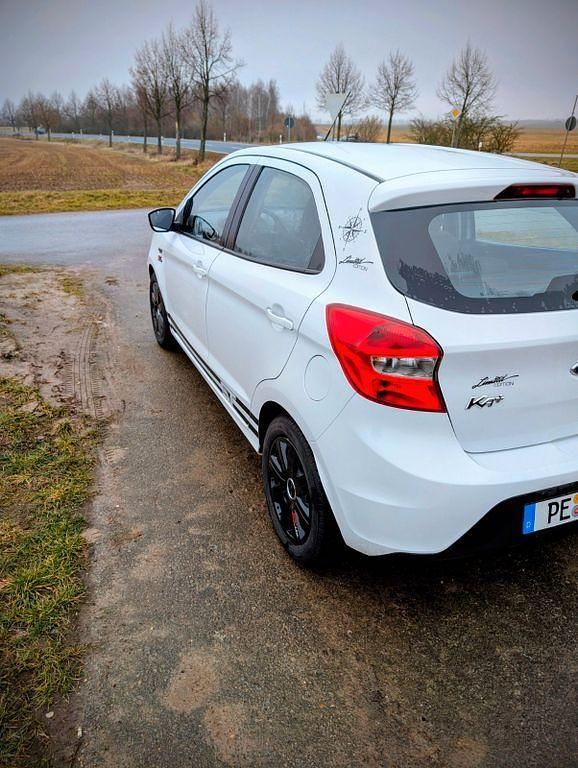 Gebraucht Ford Ka ST-Line 69 PS (50 kW) 2017 Weiß Limousine