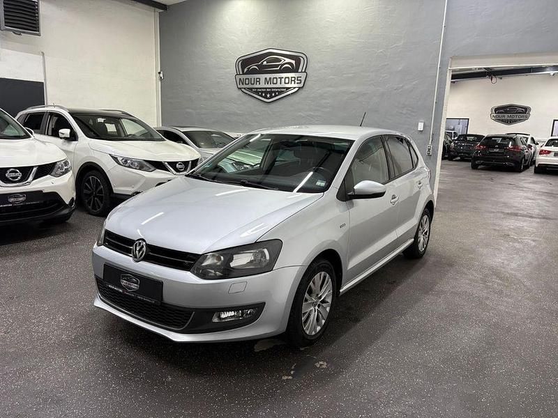 Silber Gebraucht 2013 VW Polo Life Limousine | 6.500 € (Etwas zu teuer) - Bild 1/4