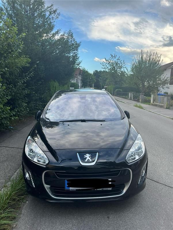 Schwarz Gebraucht 2010 Peugeot 308 Limousine | 6.000 € - Bild 1/4