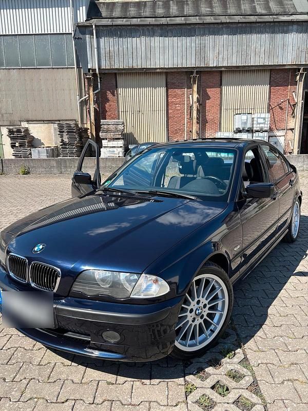 Blau Gebraucht 2000 BMW 323 M Sport Limousine | 7.990 € (Fairer Preis) - Bild 1/4