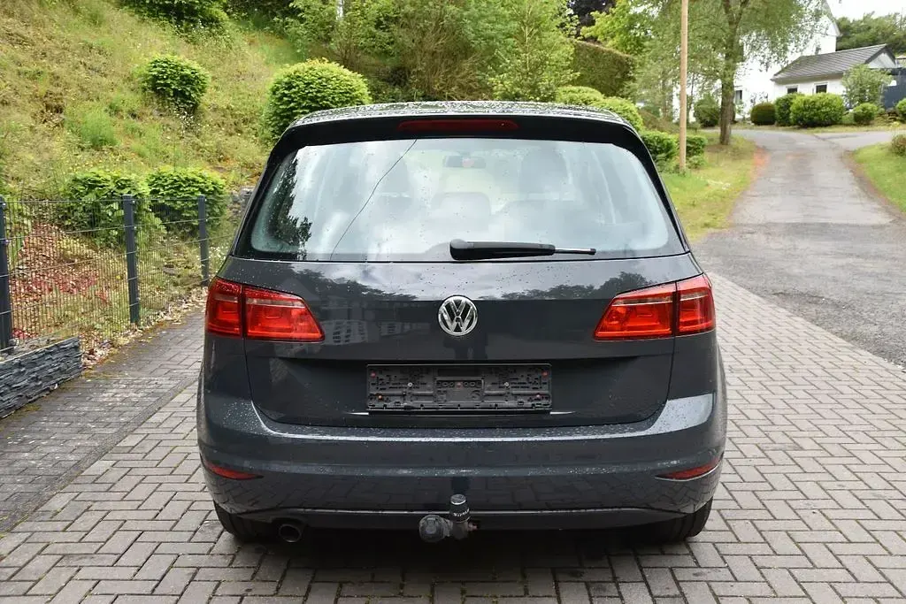 Second-hand VW Golf VII Trendline 110 CP (80 kW) 2016 Gri Berlinǎ