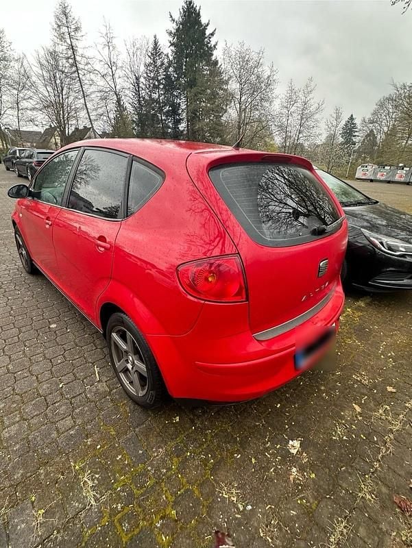 Gebraucht Seat Altea 102 PS (75 kW) 2005 Rot Van / Kleinbus