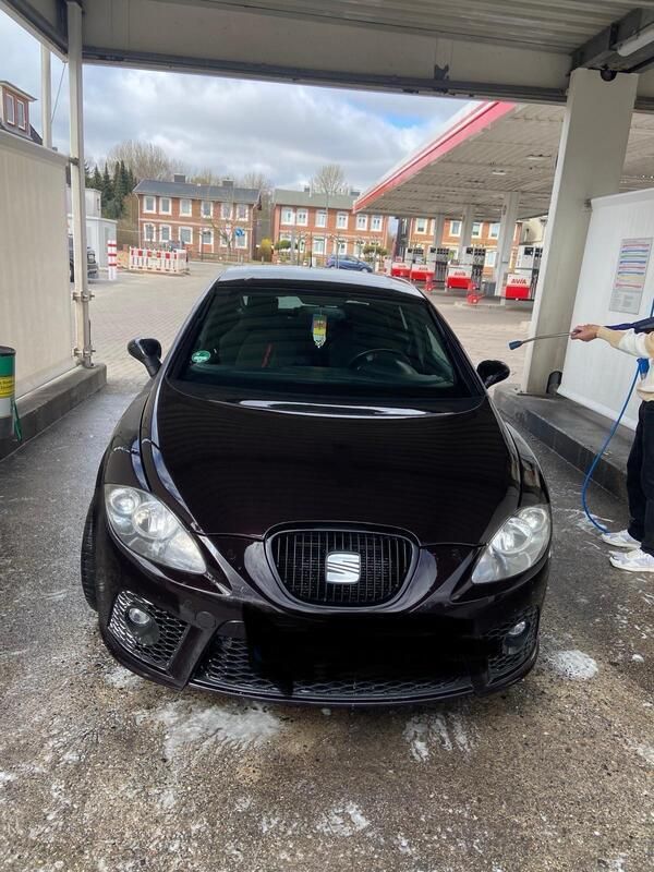 Schwarz Gebraucht 2009 Seat Leon Limousine | 3.500 € - Bild 1/4