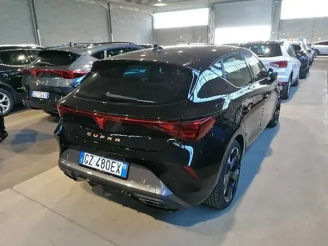 Gebraucht Cupra Leon 150 PS (110 kW) 2025 Midnight schwarz metallic (metallic) Limousine