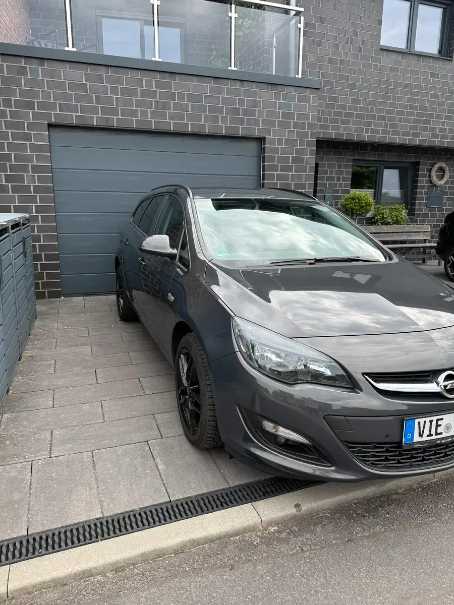 Gebraucht Opel Astra Style 120 PS (88 kW) 2015 Grau Kombi