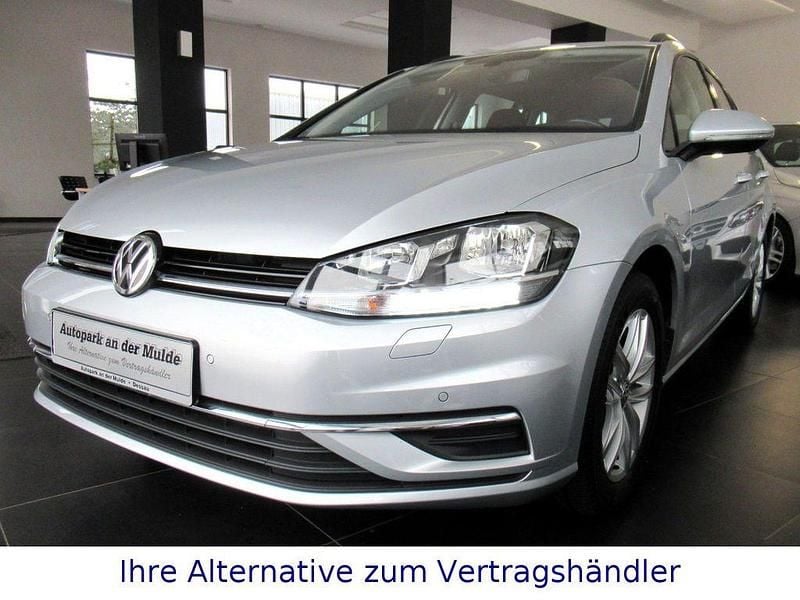 Silber Gebraucht 2020 VW Golf VII Comfortline Kombi | 19.900 € (Fairer Preis) - Bild 1/4
