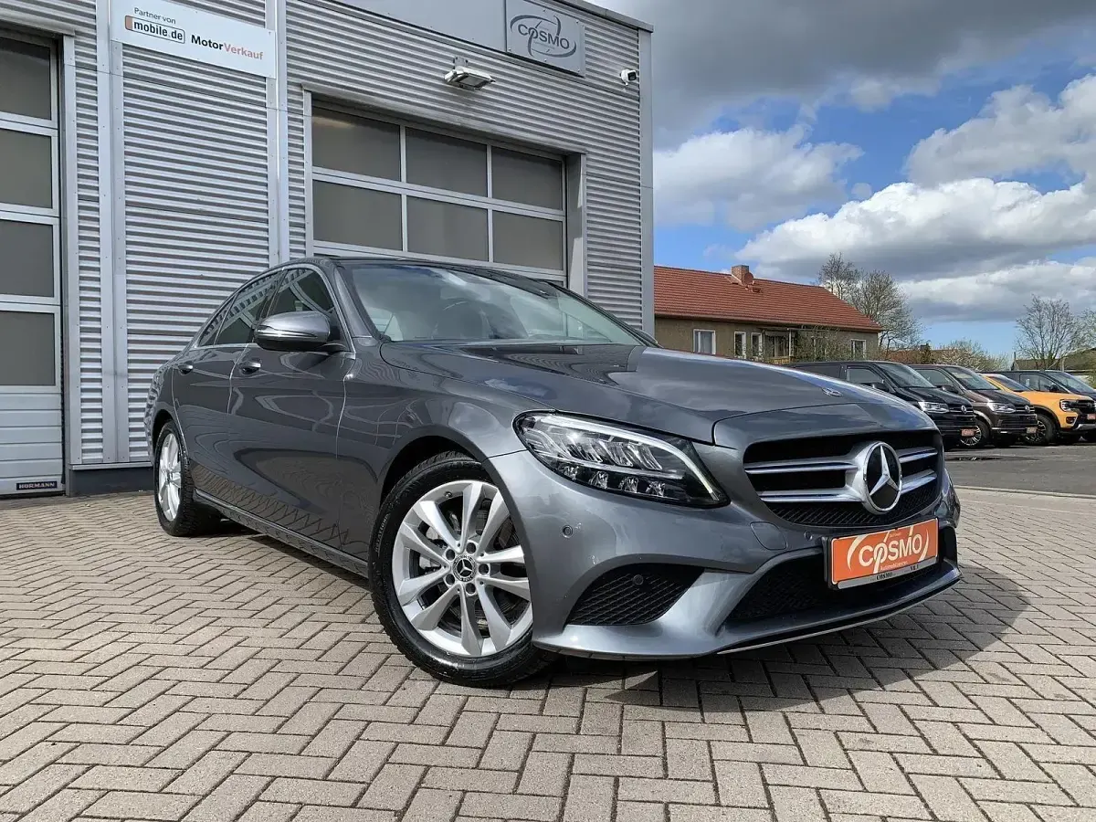 Gebraucht Mercedes C200 184 PS (135 kW) 2020 Grau Limousine