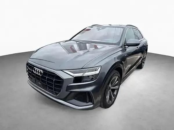 Daytonagrau perleffekt Gebraucht 2021 Audi Q8 Ambiente SUV | 62.890 € (Teuer) - Bild 1/4